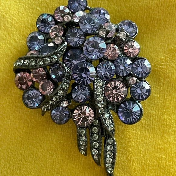 Gorgeous Joan Rivers brooch - Picture 2 of 5
